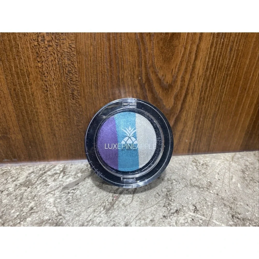 LuxePineapple Cosmetics Baked Eye Shadow Trio‎ In Malibu Lux Pineapple
